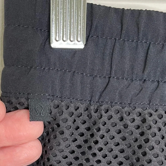 Lululemon Mesh On Mesh Short (5") - Picture 10 of 13